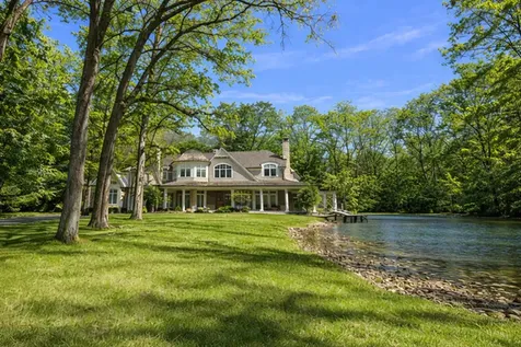 1300 Abington Cambs Drive Lake Forest IL 60045
