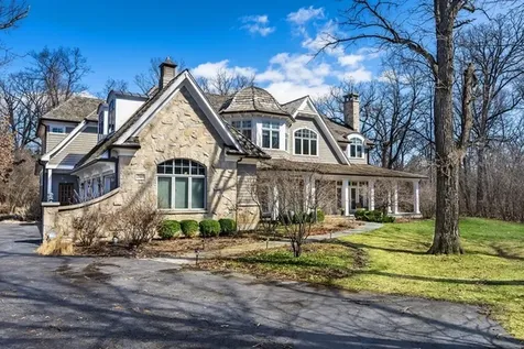 1300 Abington Cambs Drive Lake Forest IL 60045