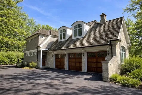 1300 Abington Cambs Drive Lake Forest IL 60045