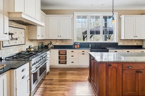 1300 Abington Cambs Drive Lake Forest IL 60045