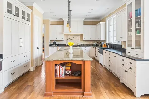 1300 Abington Cambs Drive Lake Forest IL 60045