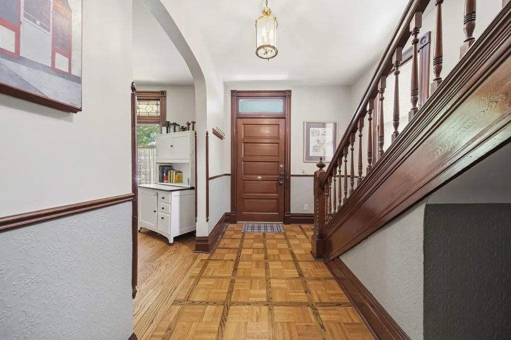 12537 South Maple Avenue Blue Island IL 60406