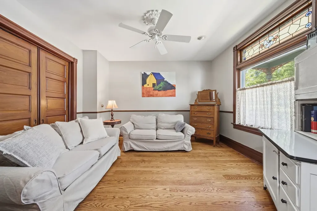 12537 South Maple Avenue Blue Island IL 60406