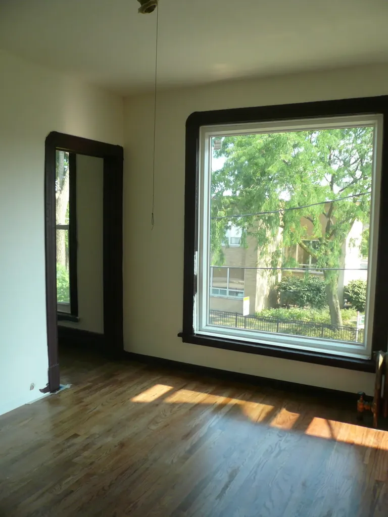 1132 East 44th Street Chicago IL 60653