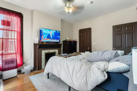 1132 East 44th Street Chicago IL 60653