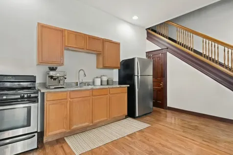 1132 East 44th Street Chicago IL 60653