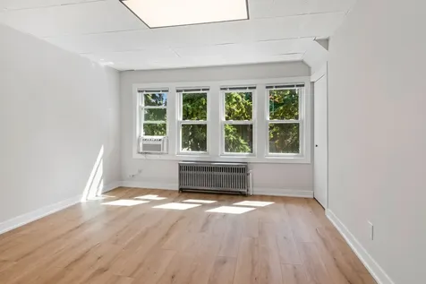 5002 West Gunnison Street Chicago IL 60630