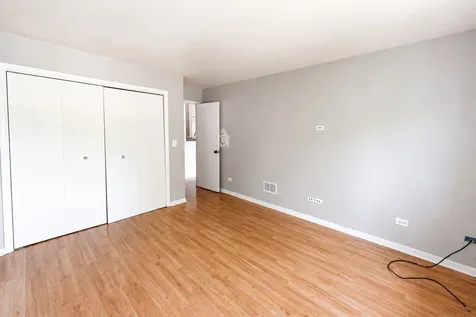 812 Maple Lane Wheeling IL 60090