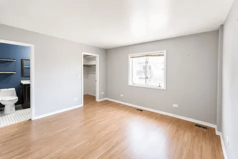812 Maple Lane Wheeling IL 60090