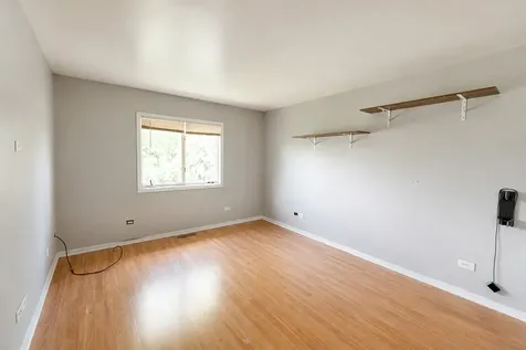 812 Maple Lane Wheeling IL 60090
