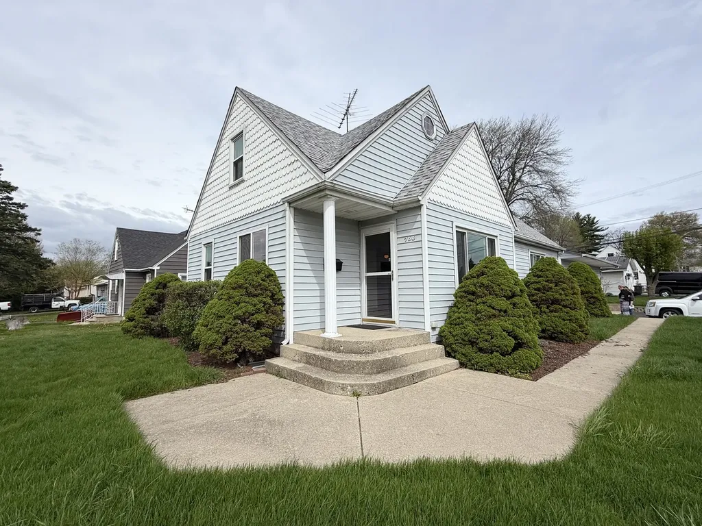 700 Warrior Drive Round Lake Heights IL 60073