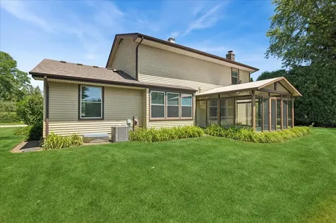 1108 Wellington Avenue Libertyville IL 60048