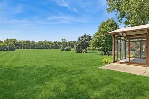 1108 Wellington Avenue Libertyville IL 60048