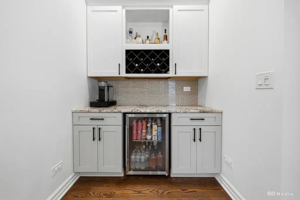 4146 North Kilbourn Avenue Chicago IL 60641