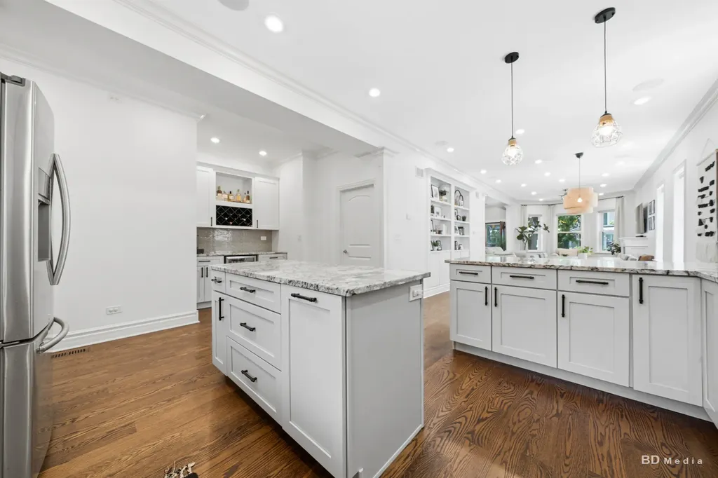 4146 North Kilbourn Avenue Chicago IL 60641