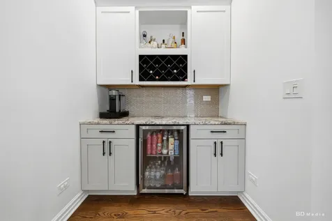 4146 North Kilbourn Avenue Chicago IL 60641