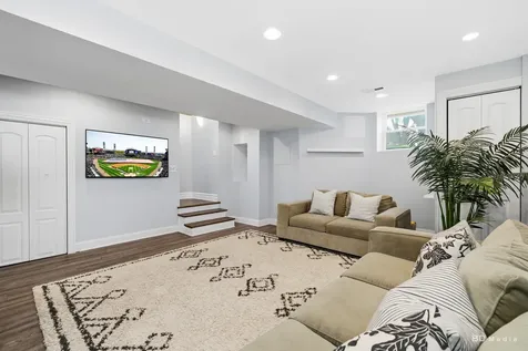 4146 North Kilbourn Avenue Chicago IL 60641