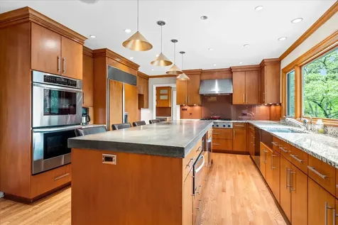 520 Greenwood Avenue Kenilworth IL 60043