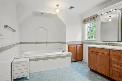 520 Greenwood Avenue Kenilworth IL 60043