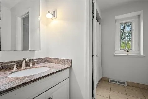 520 Greenwood Avenue Kenilworth IL 60043