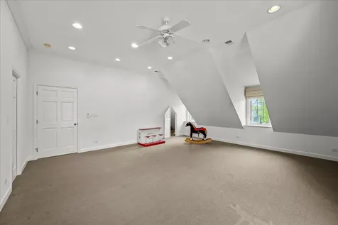 520 Greenwood Avenue Kenilworth IL 60043