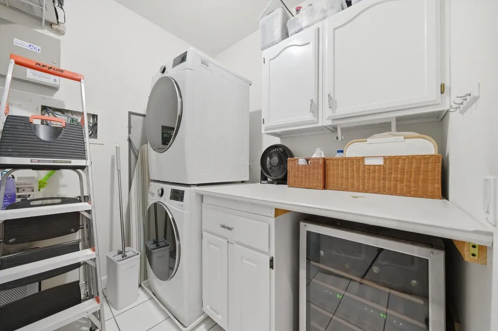 4821 North Damen Avenue Chicago IL 60625
