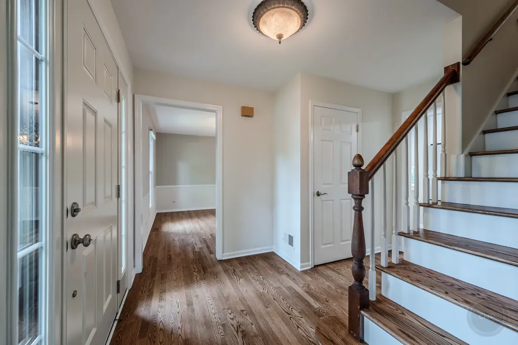 1612 Harris Lane Naperville IL 60565