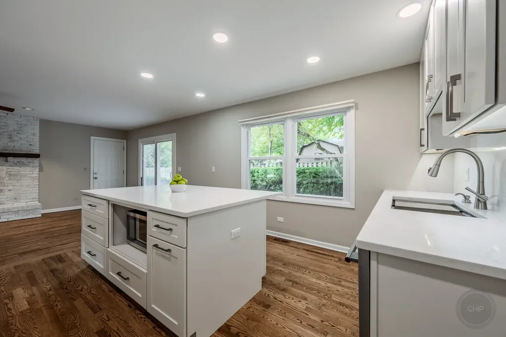 1612 Harris Lane Naperville IL 60565