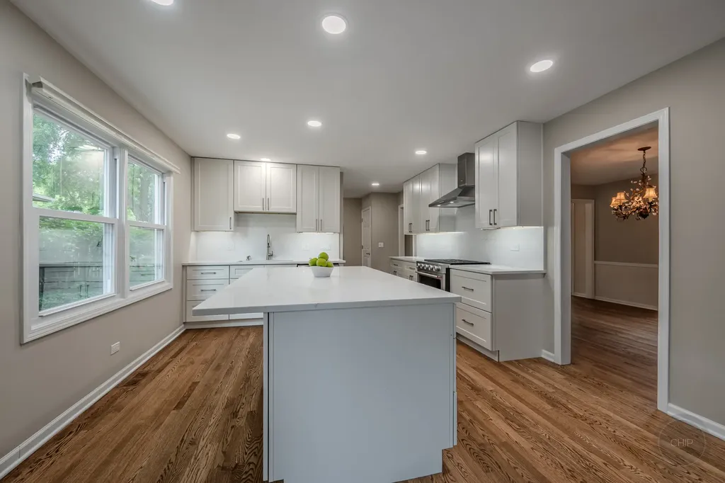 1612 Harris Lane Naperville IL 60565