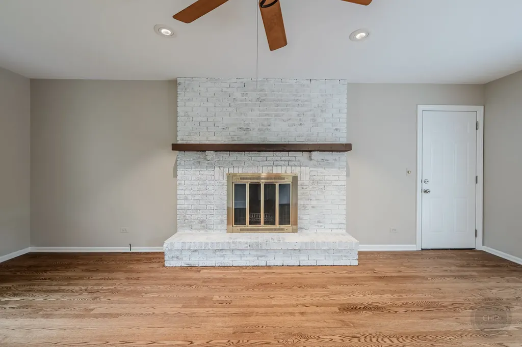 1612 Harris Lane Naperville IL 60565