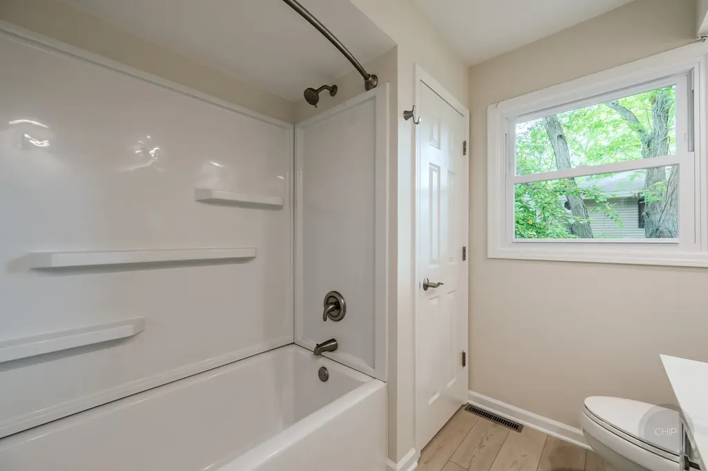 1612 Harris Lane Naperville IL 60565