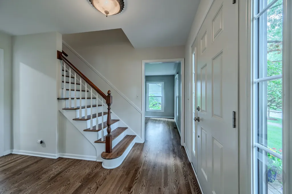 1612 Harris Lane Naperville IL 60565