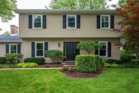1612 Harris Lane Naperville IL 60565