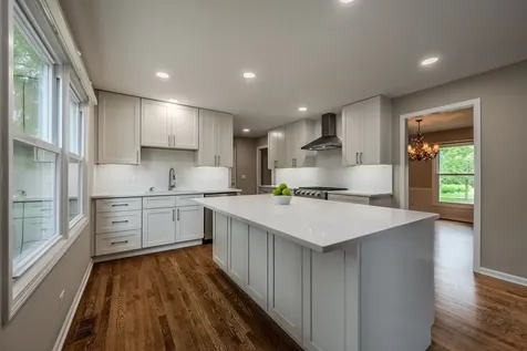 1612 Harris Lane Naperville IL 60565
