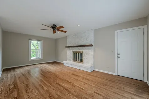 1612 Harris Lane Naperville IL 60565