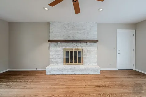 1612 Harris Lane Naperville IL 60565