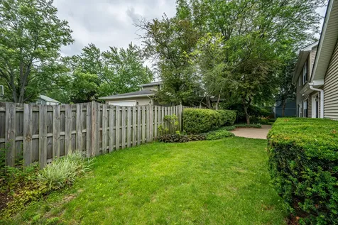 1612 Harris Lane Naperville IL 60565