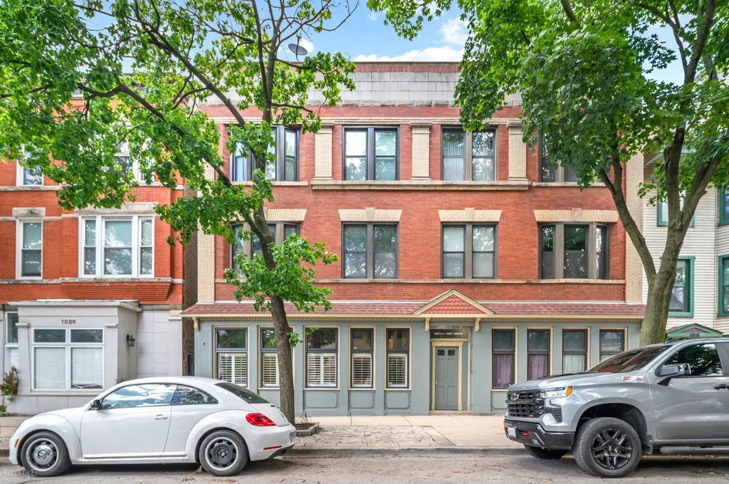 1020 West Roscoe Street Chicago IL 60657