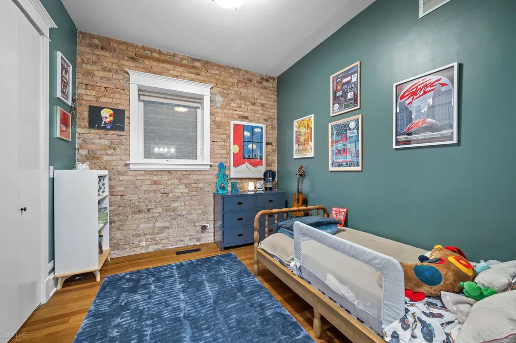 1020 West Roscoe Street Chicago IL 60657