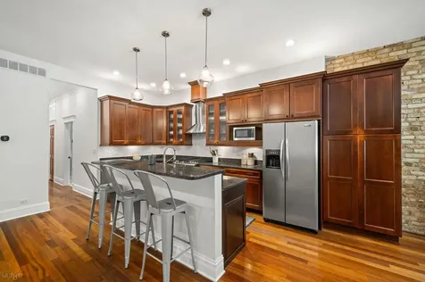 1020 West Roscoe Street Chicago IL 60657