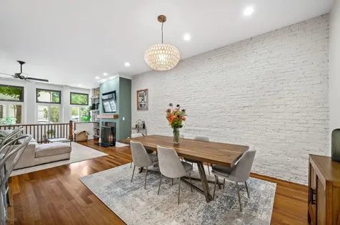 1020 West Roscoe Street Chicago IL 60657