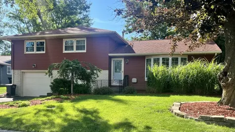 8909 19TH Street Rock Island IL 61201