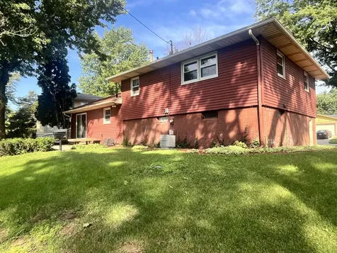 8909 19TH Street Rock Island IL 61201
