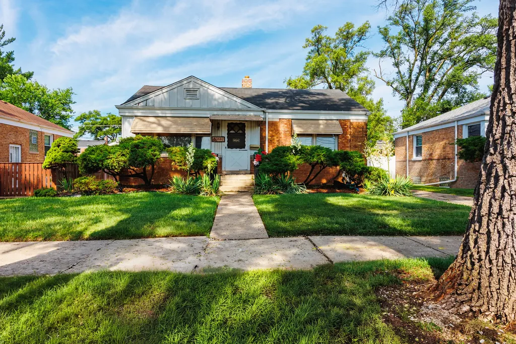 1542 Gardner Road Westchester IL 60154