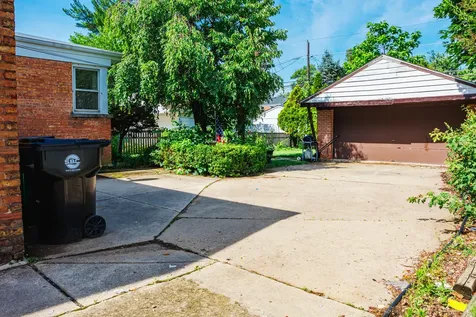 1542 Gardner Road Westchester IL 60154