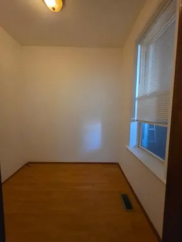 1052 West 32nd Street Chicago IL 60608