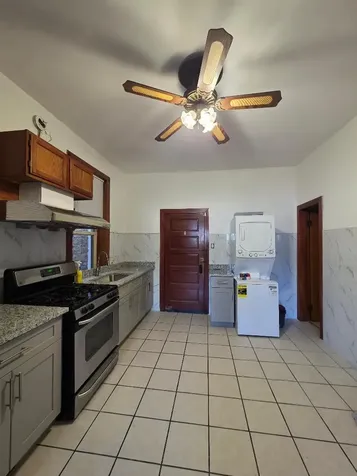 1052 West 32nd Street Chicago IL 60608