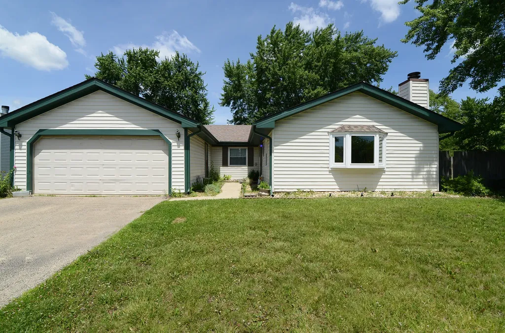 1810 Howe Lane Hanover Park IL 60133