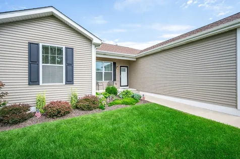 21 West Winterberry Avenue Cortland IL 60112