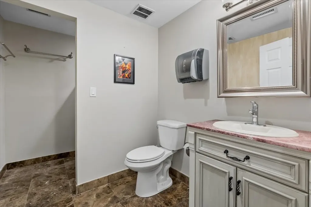 4915 North Lincoln Avenue Chicago IL 60625